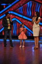 Sonakshi Sinha promotes Joker on the sets of ZEE Lil Masters in Famous on 20th Aug 2012 (70).JPG